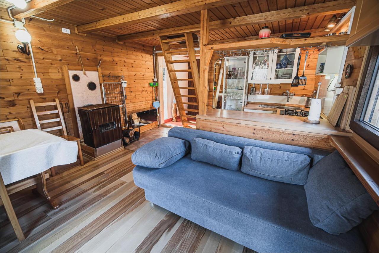 Wooden Cabin Zurej With Hot Tub Bukovje v Babni Gori Eksteriør bilde