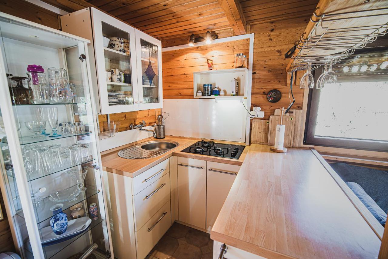 Wooden Cabin Zurej With Hot Tub Bukovje v Babni Gori Eksteriør bilde