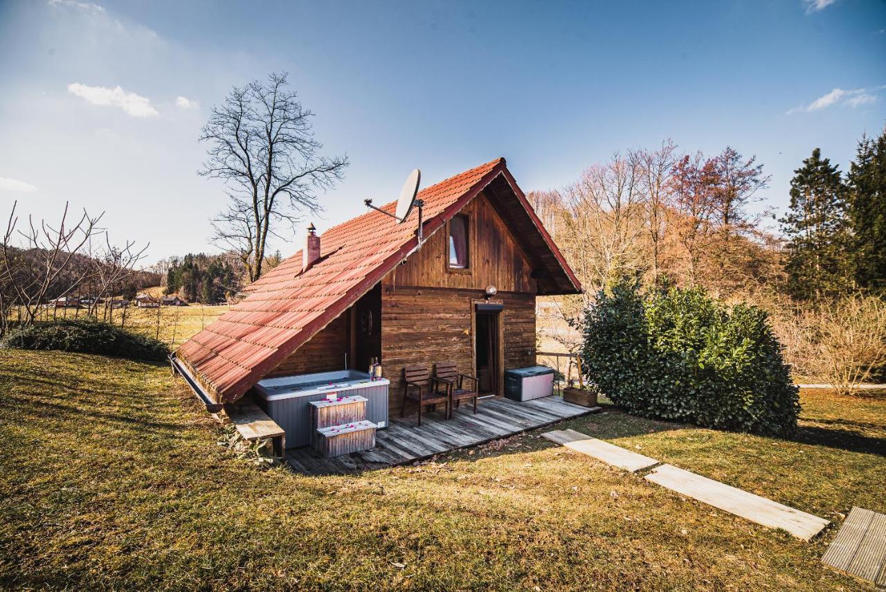 Wooden Cabin Zurej With Hot Tub Bukovje v Babni Gori Eksteriør bilde