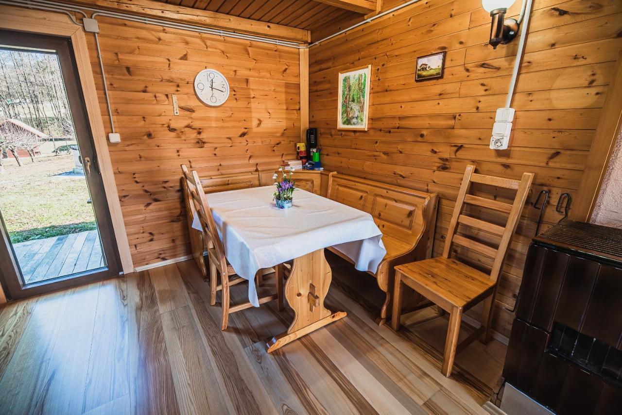 Wooden Cabin Zurej With Hot Tub Bukovje v Babni Gori Eksteriør bilde
