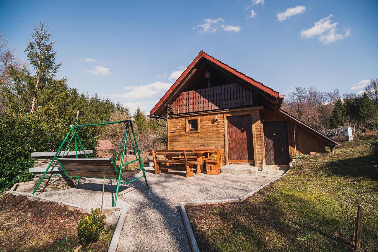 Wooden Cabin Zurej With Hot Tub Bukovje v Babni Gori Eksteriør bilde