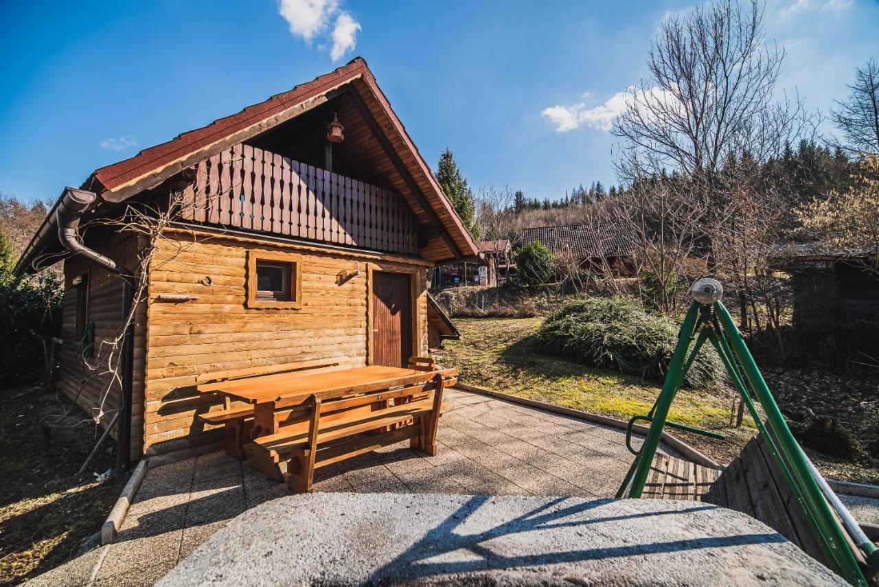Wooden Cabin Zurej With Hot Tub Bukovje v Babni Gori Eksteriør bilde