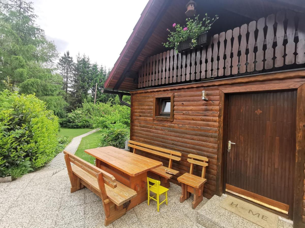 Wooden Cabin Zurej With Hot Tub Bukovje v Babni Gori Eksteriør bilde